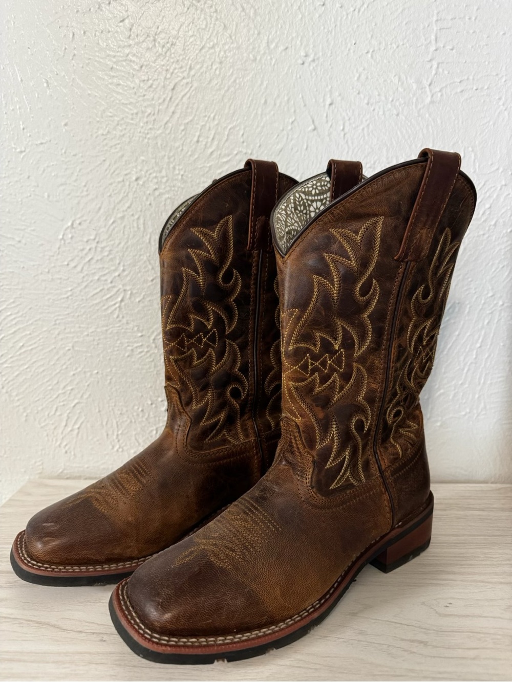 Laredo Anita 5602 Tan Leather Western Boots — Women’s Size 7 M